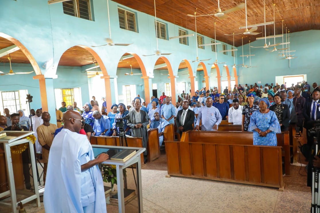 Oyebanji bid Justice Adeyeye farewell  …Gov announces N300 million electrification project for Ekiti East communities in his honour